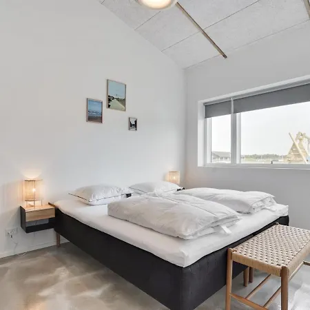 Holiday home Anie Lokken